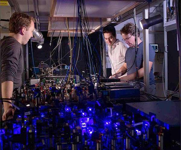 Tweezer clock may help tell time more precisely