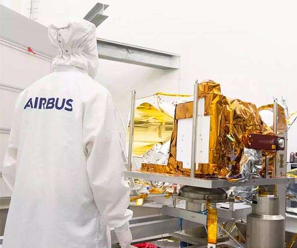 Airbus delivers MicroCarb instrument, the first European mission to measure atmospheric CO2