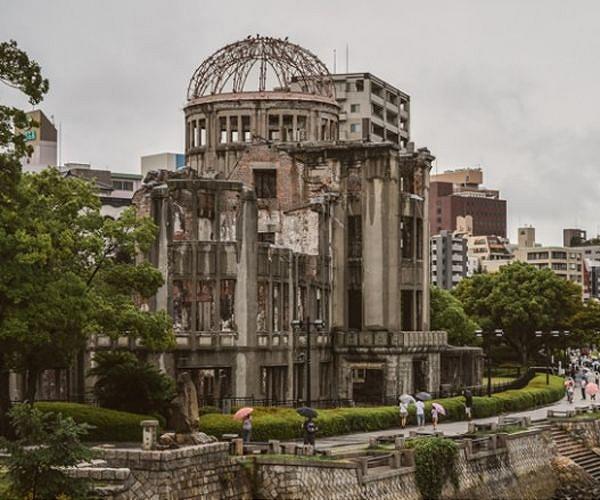 US intel chief denounces 'warmongers' after Hiroshima visit