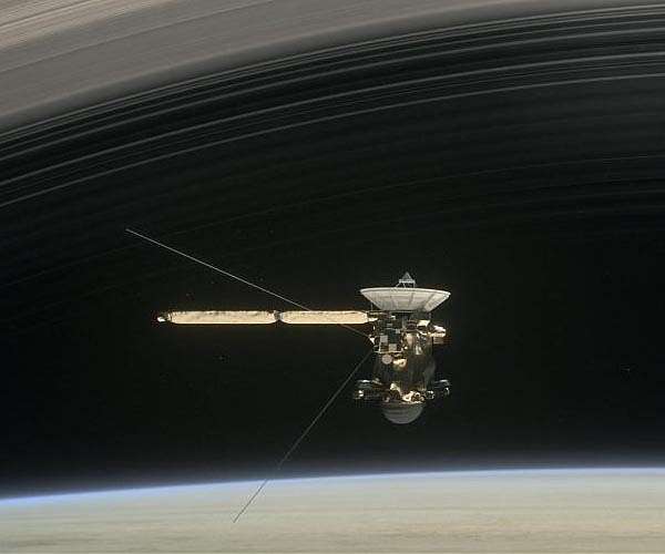In its final days, Cassini bathed in 'ring rain'