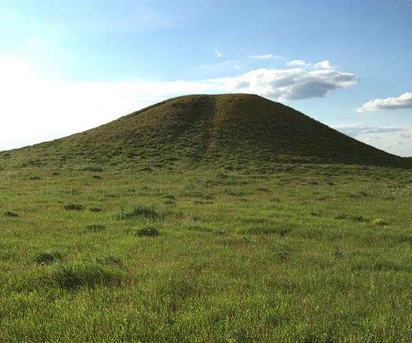 The Caucasus: Complex interplay of genes and cultures