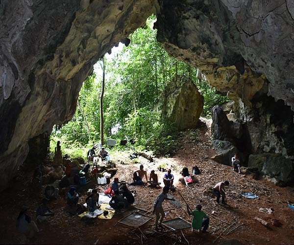 Pre-historic Wallacea - a melting pot of human genetic ancestries