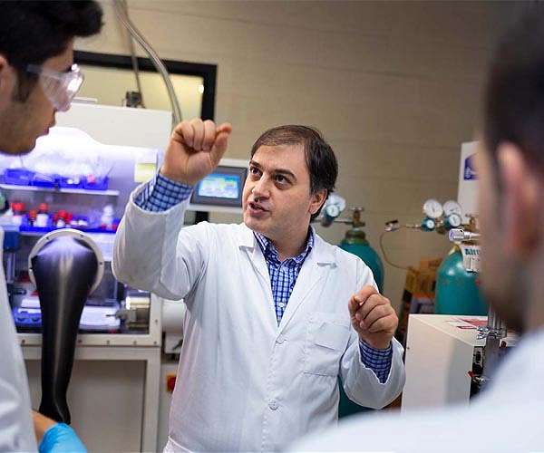 Illinois Tech to scale up carbon capture and conversion process