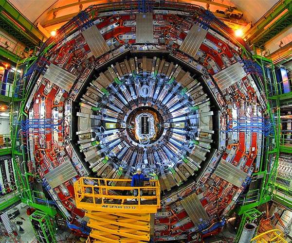 Direct coupling of the Higgs boson to the top quark observed