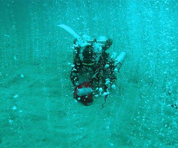 Deep diving scientists discover bubbling CO2 hotspot