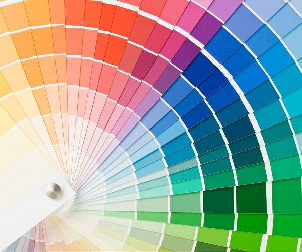 The role of history in how efficient color names evolve