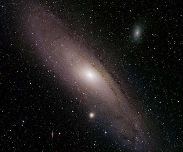 Extraordinary black hole found in neighboring galaxy