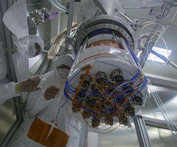 UH scientists investigating mysterious dark matter
