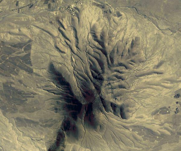A desert portal to other worlds