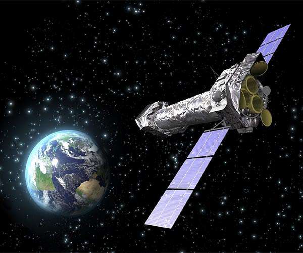 XMM-Newton maps black hole surroundings