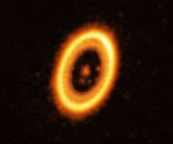 Using exoplanets to study dark matter