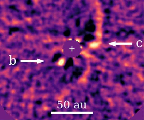 Astronomers confirm existence of two giant newborn planets