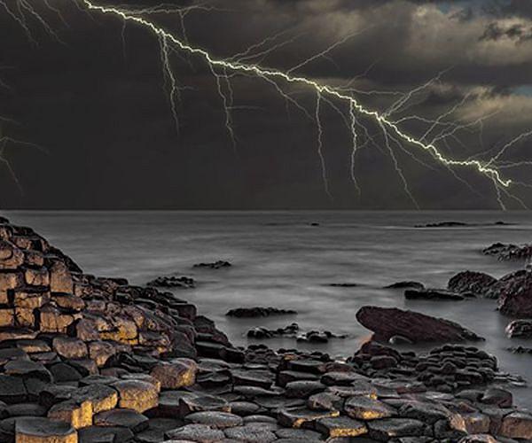 How much longer will the oxygen-rich atmosphere be sustained on Earth?