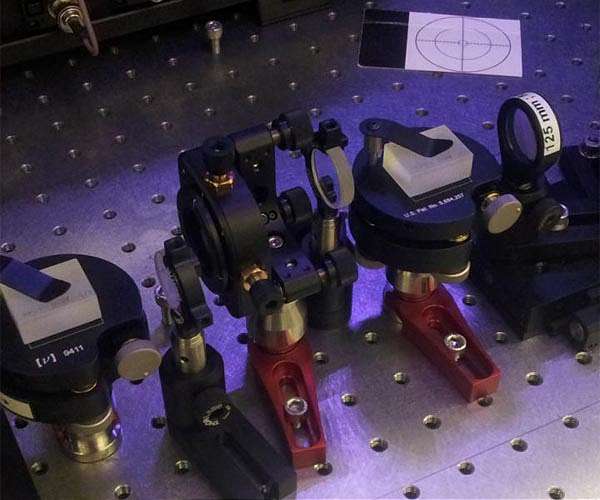 Can a quantum drum vibrate and stand still at the same time?