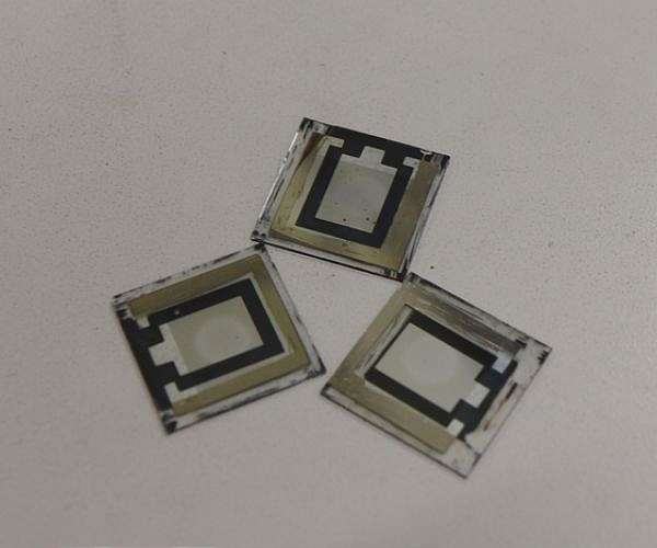 CityU researchers improve perovskite solar cell efficiency with new additive