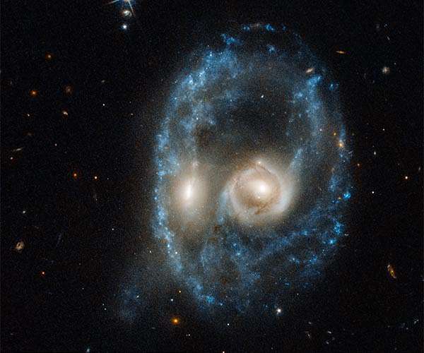 Hubble captures galaxies' ghostly gaze