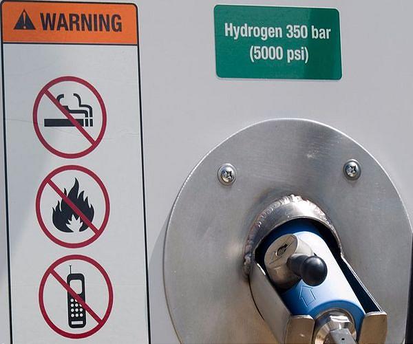 Electrogeochemistry captures carbon, produces fuel, offsets ocean acidification