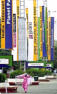 Indian ISP Signs With Loral Cyberstar
