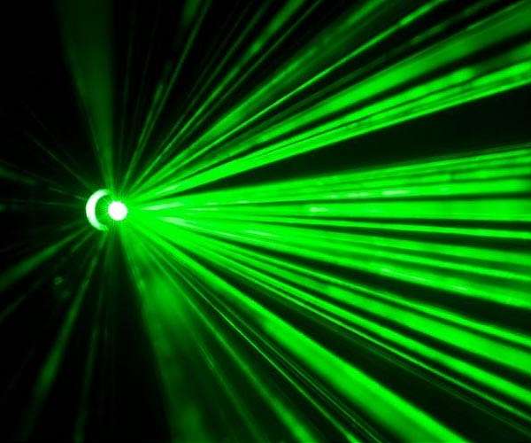 Tricking photons leads to first-of-its-kind laser breakthrough