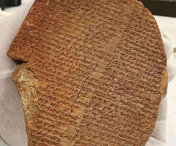 Iraqi conservators strive to preserve ancient manuscripts