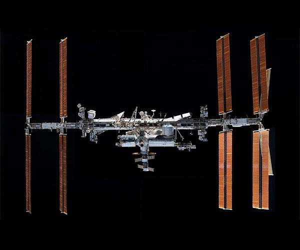 Station Hosts 11 Crewmates from Five Countries