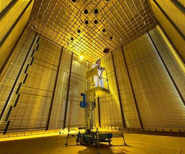 UTA preps giant particle detectors for neutrino project