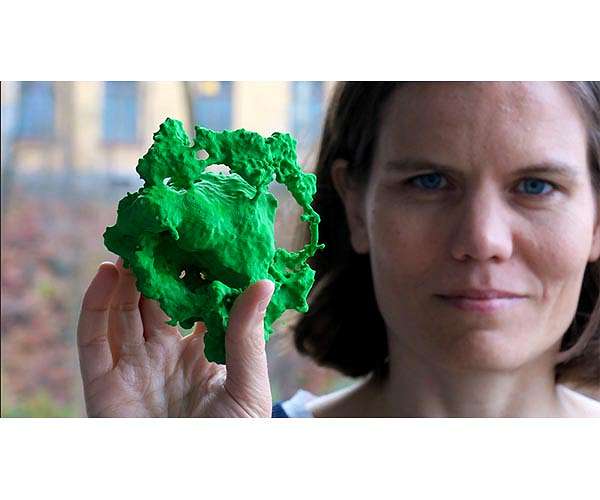 Unique look at the self-destruction of a star is presented in 3D