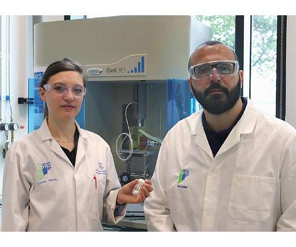 A sticky solution could improve carbon capture materials