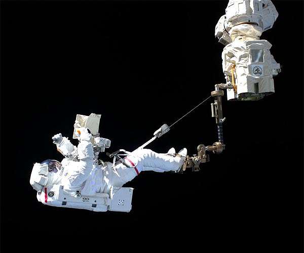 Astronauts wrap up third spacewalk for Cosmic Particle Detector repairs
