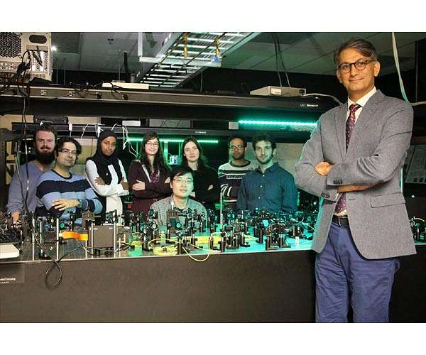 Team uses quantum of light to create new quantum simulator