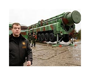 Medvedev renews warning on missile defense
