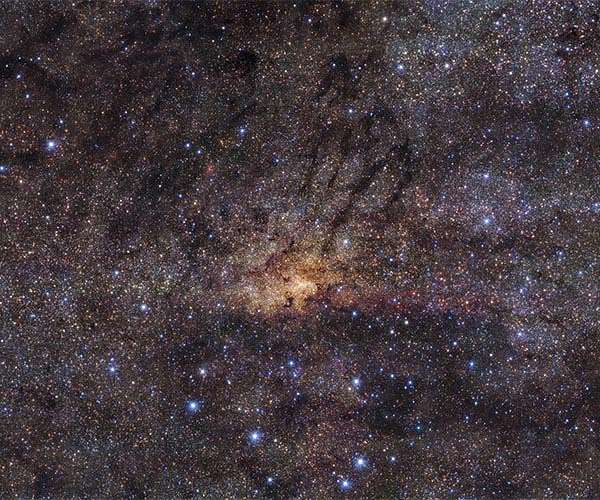 Ancient star burst found in central region of Milky Way