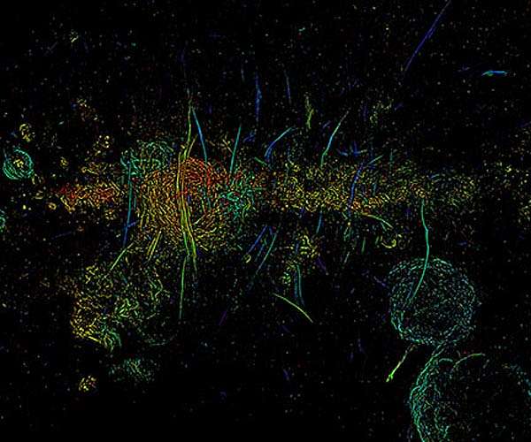 Nearly 1,000 mysterious strands revealed in Milky Way's center