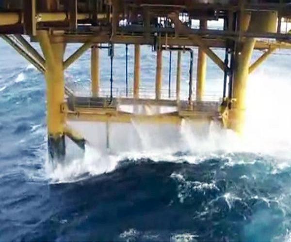 Engineers use artificial intelligence to capture the complexity of breaking waves