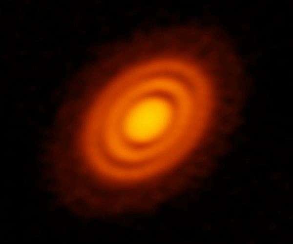 Cascades of gas around young star indicate early stages of planet formation
