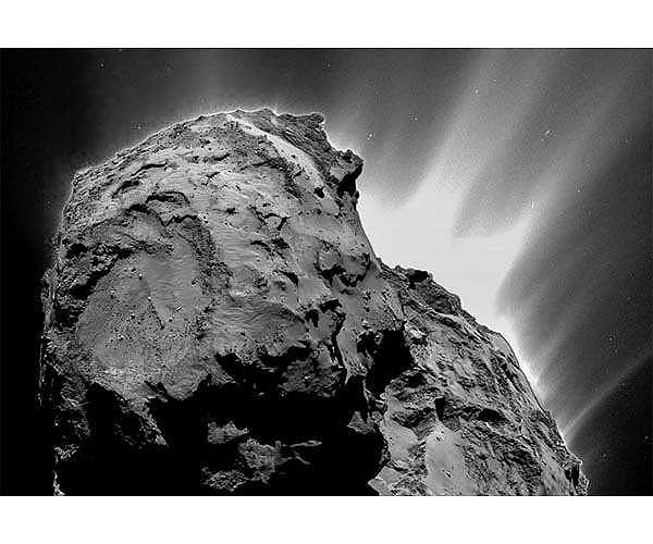Building blocks of life can form long before stars
