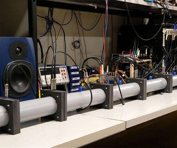 Guiding sound waves through a maze