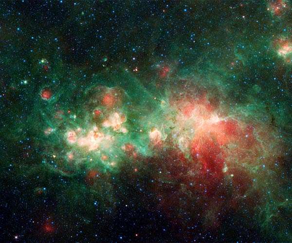 Spitzer spies a hot spot for stellar formation