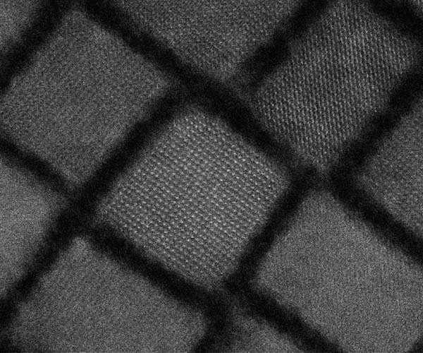 Quantum dots can spit out clone-like photons