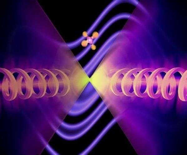 Boomerang-like beams of light