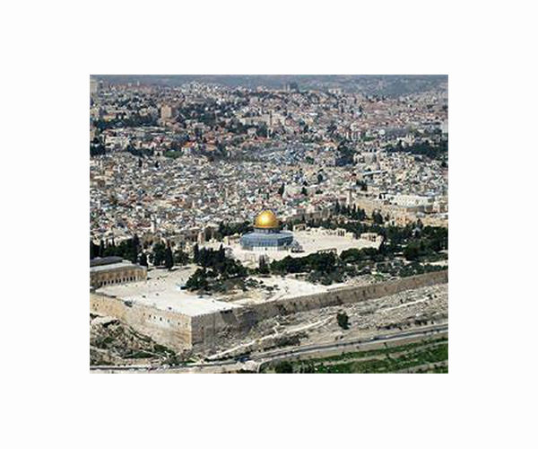 Archaeologists unveil grand building near Jerusalem's Western Wall