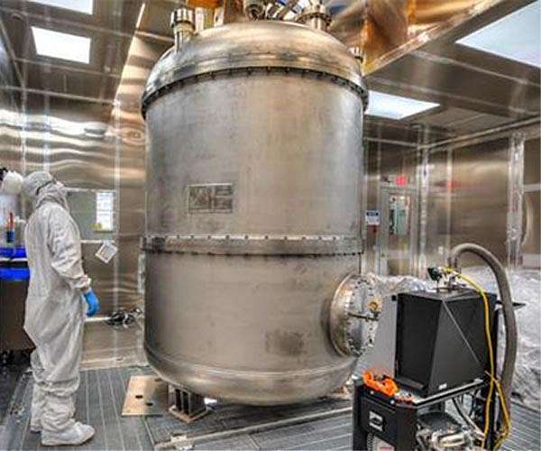 Scientists Piece Together Largest US-Based Dark Matter Experiment