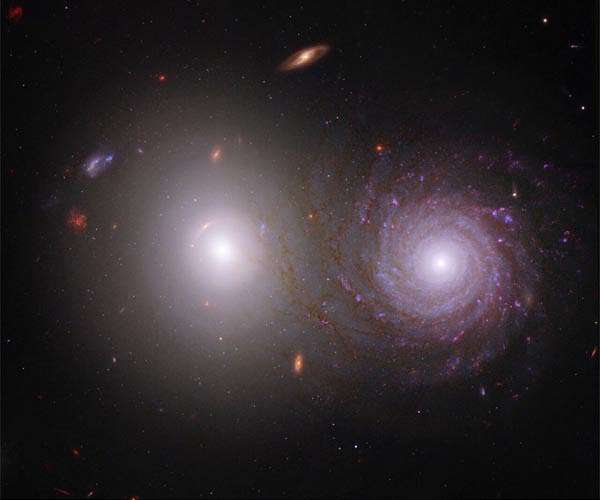 Overlapping galaxies VV 191 in Webb and Hubble composite image