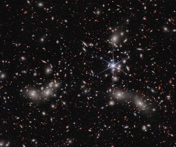 Webb uncovers new details in Pandora's Cluster