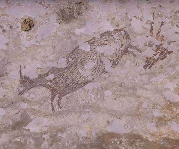 World's oldest figurative cave painting depicts ancient hunting scene