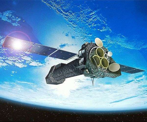 XMM-Newton spies first clear X-Ray flares from massive stellar lighthouse