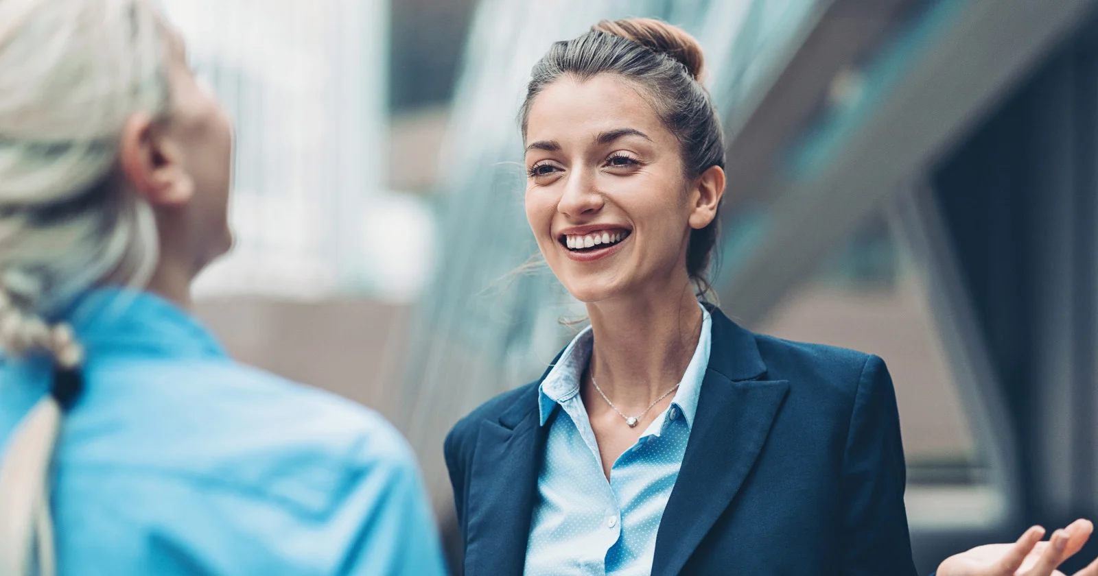 Psychology says the person who can walk into a room full of strangers, hold their own, and then genuinely need three days alone afterward isn’t broken — that’s what confident introversion actually loo