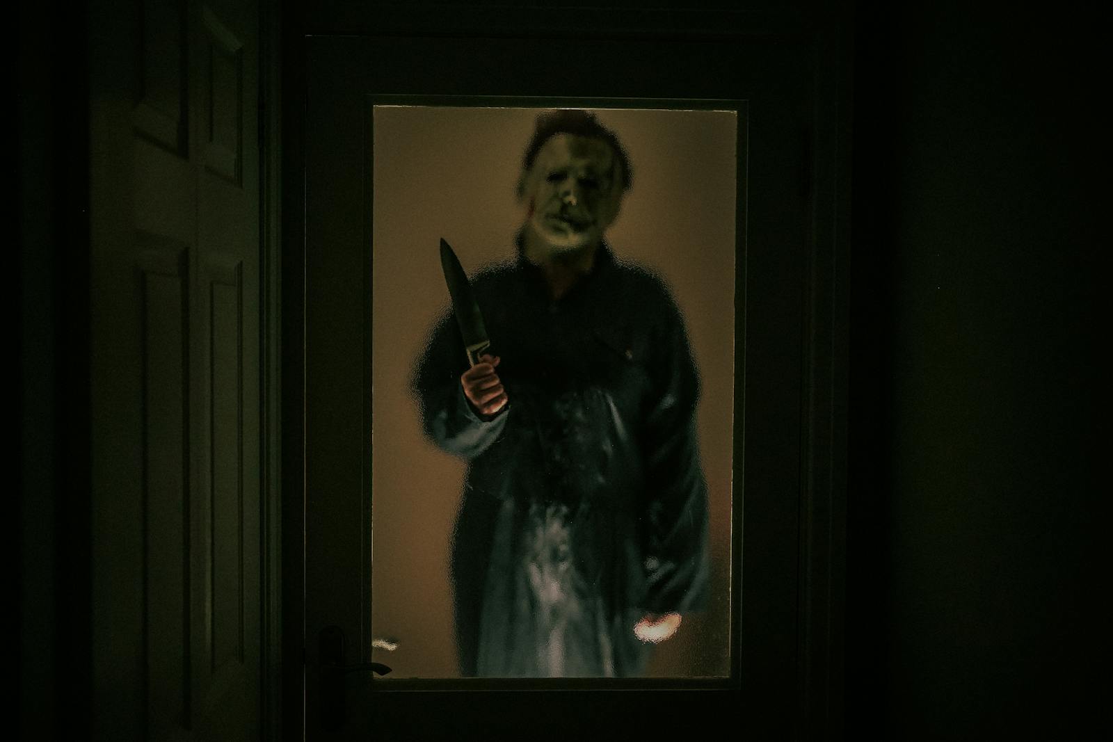 People who hold doors open and wait three extra seconds for strangers aren't just polite, they remember exactly how it felt to be the one rushing toward a closing door nobody held