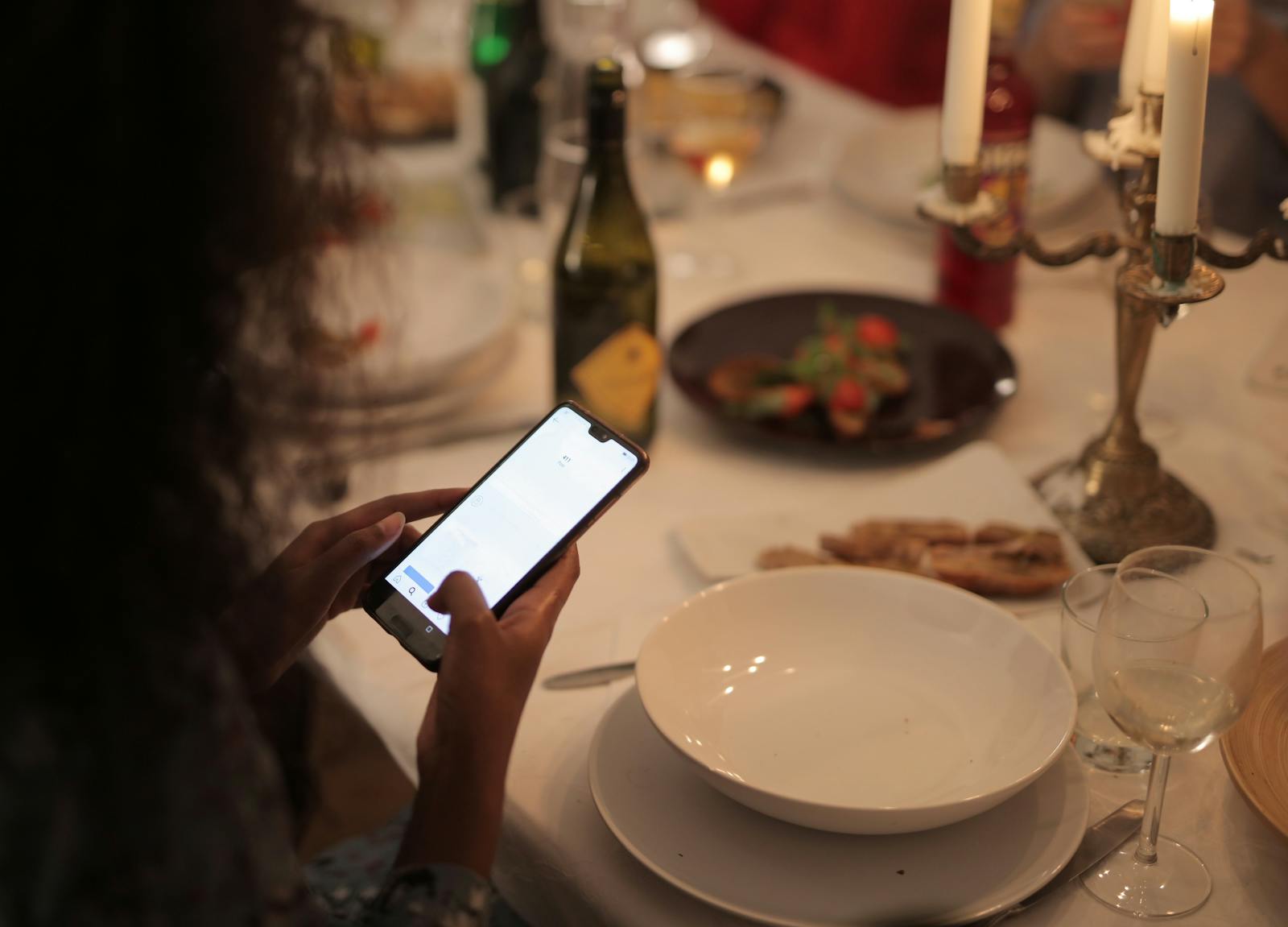 Psychology says people who keep their phone face-down on every table aren't hiding something, they learned that being interruptible meant their time belonged to whoever called first
