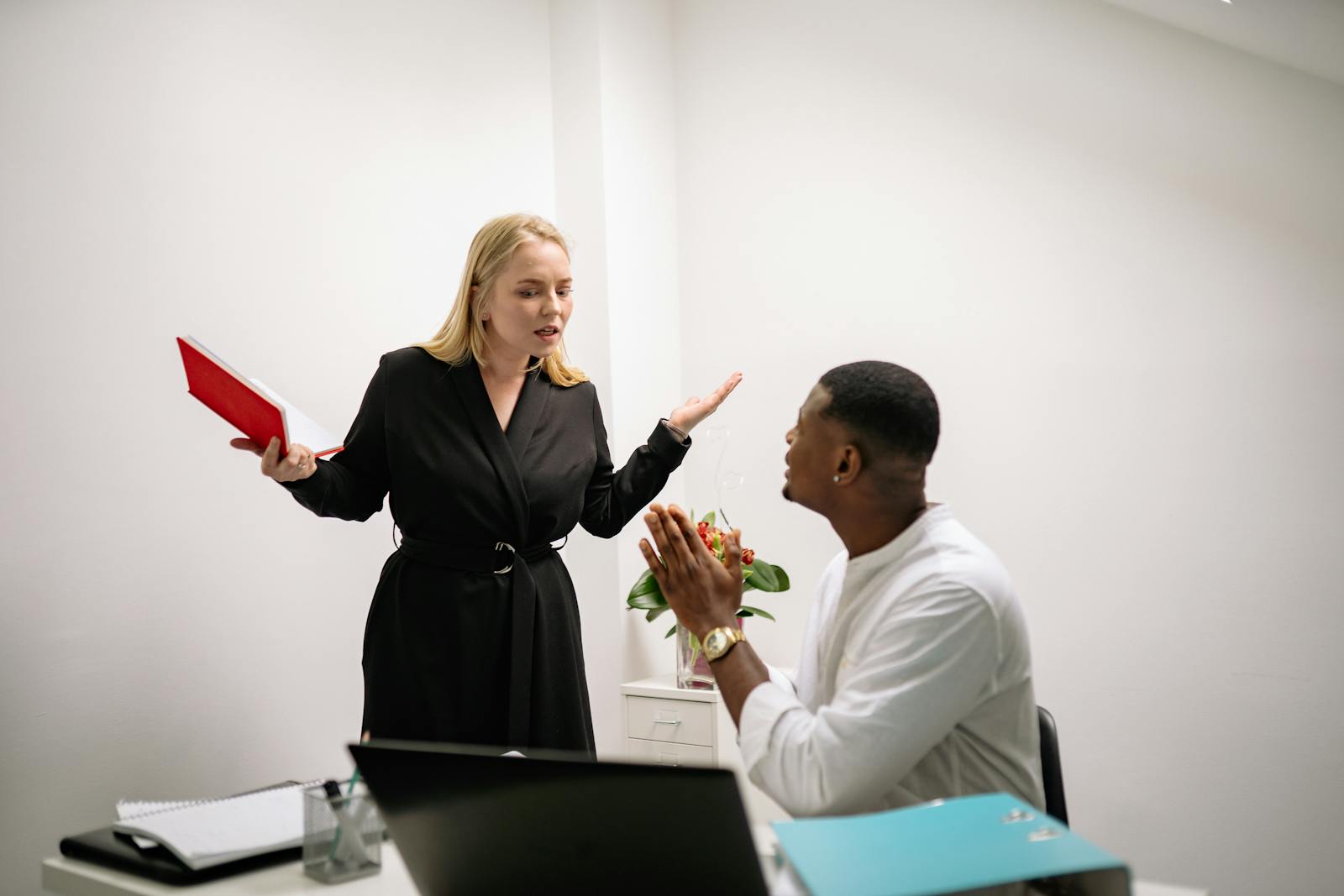 woman apologizing meeting